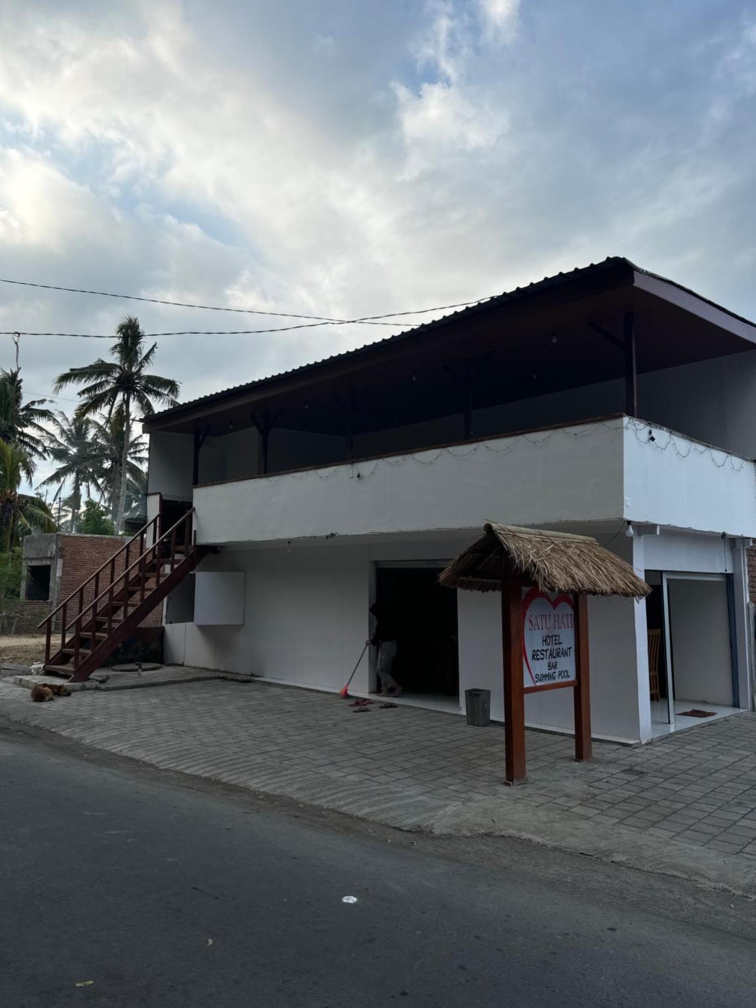 Satu Hati Hotel Ekas Exterior photo
